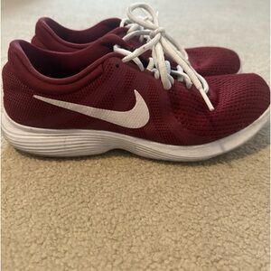 Nike burgundy shoes 10
